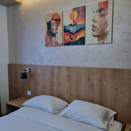 Royal Garden Centar *