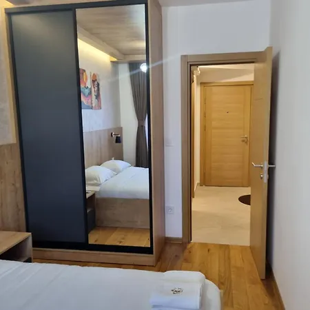 Royal Garden Centar *