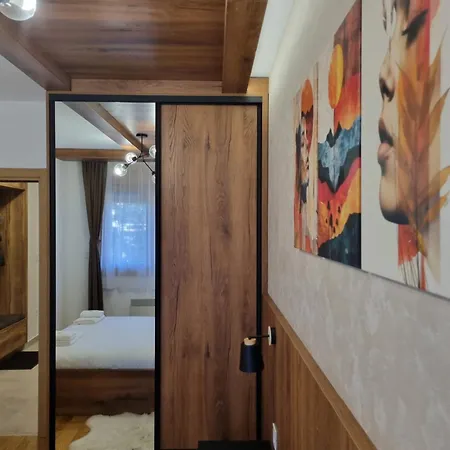 Appartamento Royal Garden Centar *