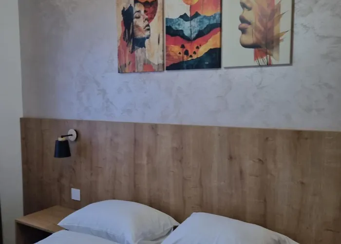 Royal Garden Centar *