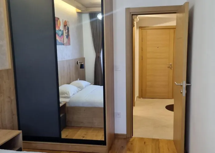 Royal Garden Centar *