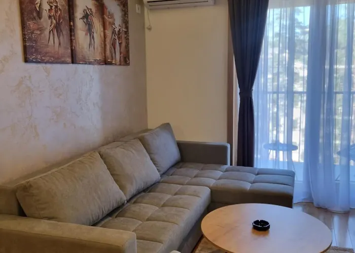 Royal Garden Centar Διαμέρισμα *