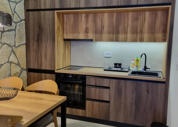 Royal Garden Centar * Ζλάτιμπορ